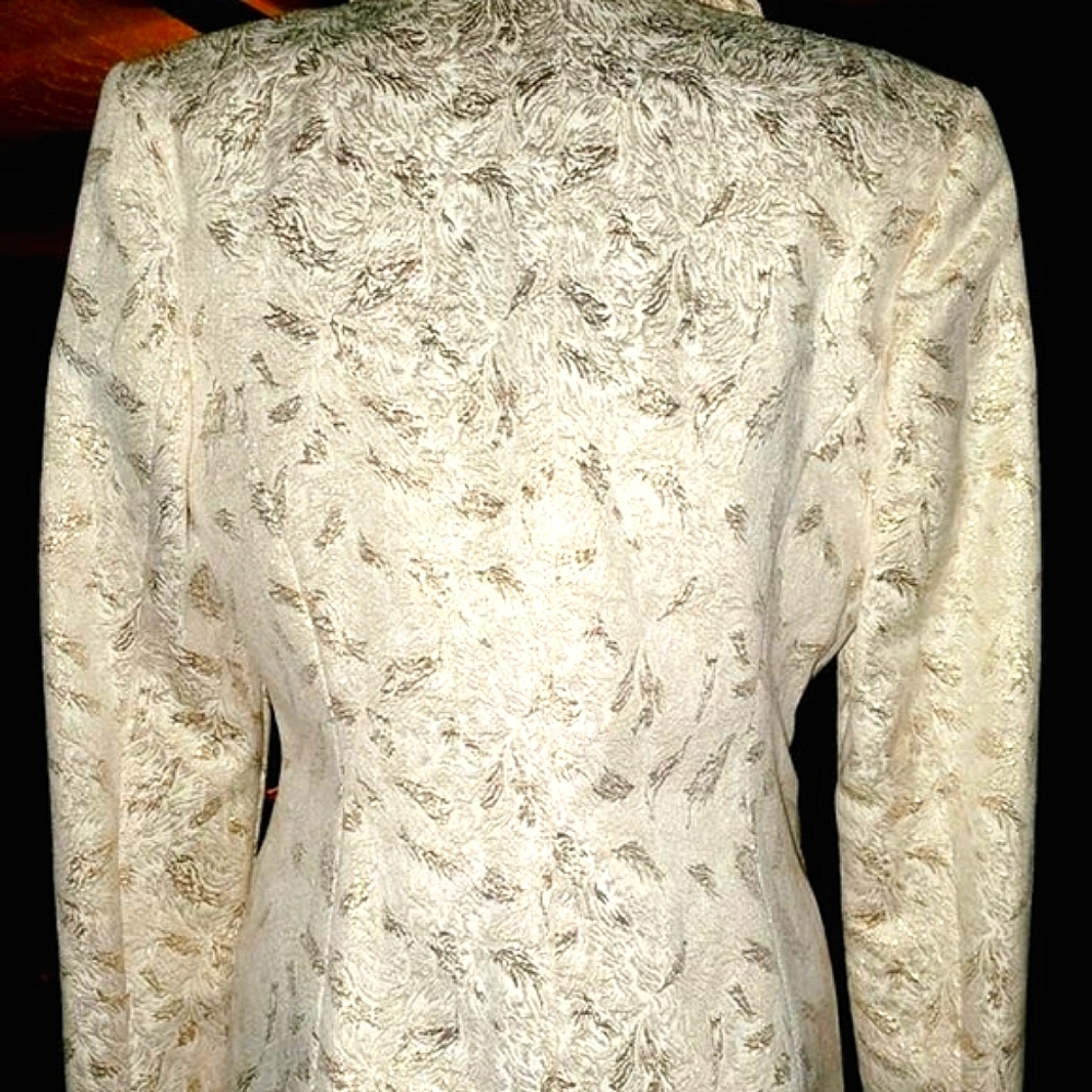 💛Gorgous Cream & Gold Paisley Print Blazer💛 - Picture 4 of 6